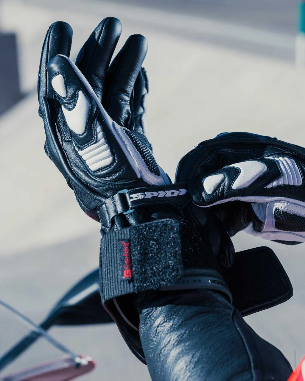 Carbo Track Evo Leather Gloves-Motorcycle Race Suit